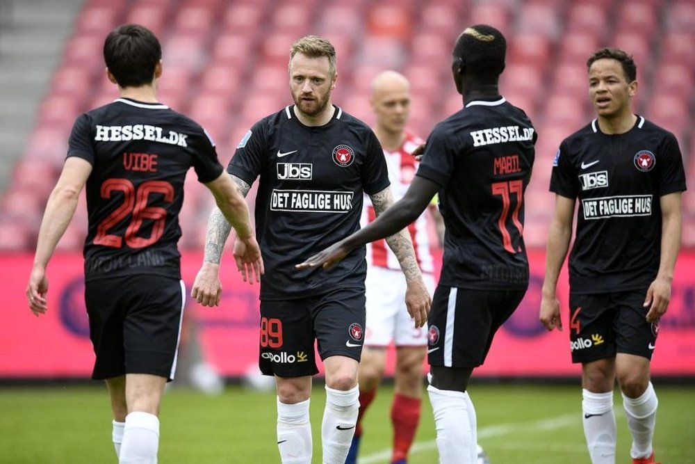 Le championnat danois espère reprendre... avec du public ! Twitter/fcmidtjylland