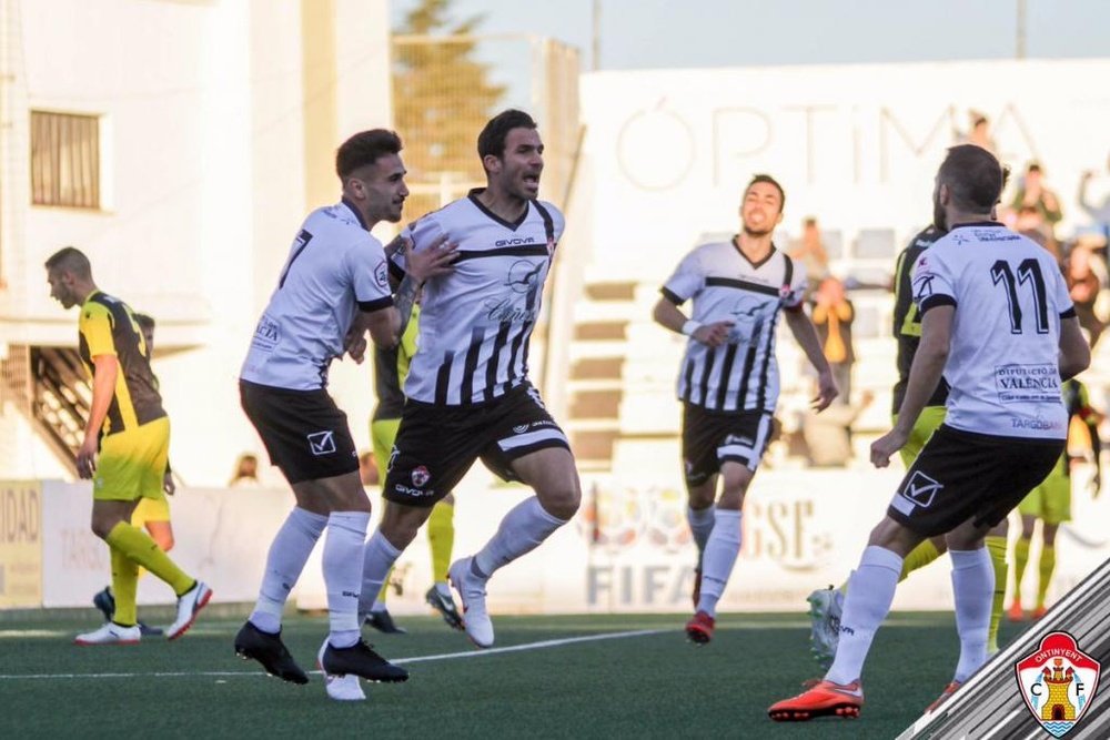 El Ontinyent se enfrenta al Sabadell. OntinyentCF