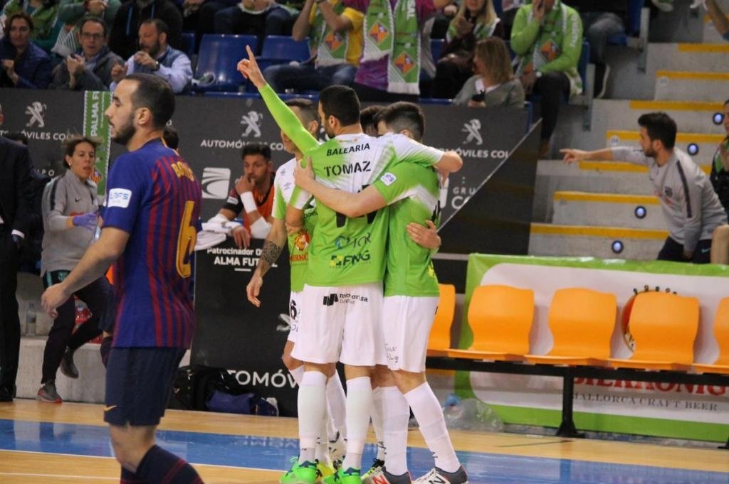 3-1. El Palma Futsal gana al Barça Lassa y fuerza el desempate. Twitter/PalmaFutsal