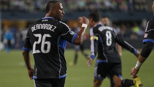Victor Bernárdez, en un partido con su equipo, San José Earthquakes. MLS