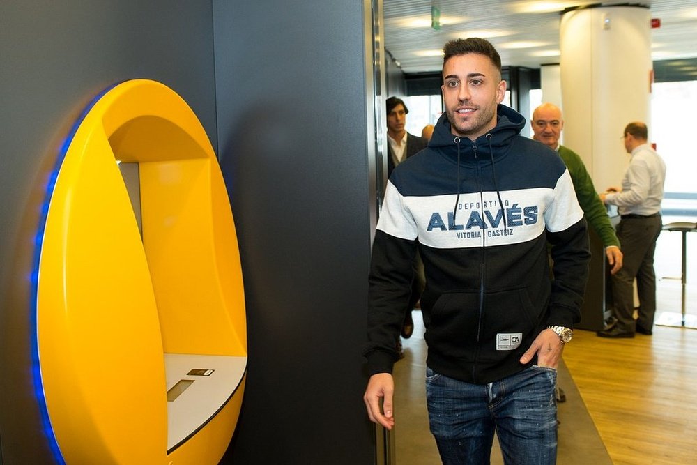 Víctor Camarasa presumió de sus habilidades extradeportivas. Twitter/Alaves
