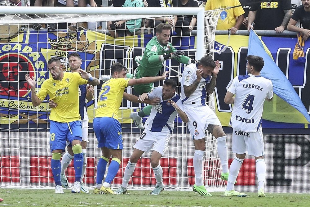 El Cádiz y el Espanyol empataron a dos. EFE