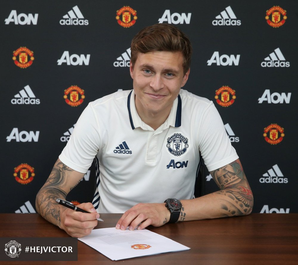 Victor Lindelöf signe officiellement avec Manchester United. ManUtd