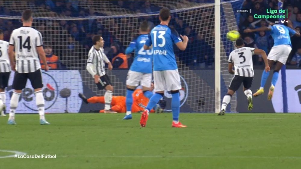 Semi-rovesciata di Kvara e gol di Osimhen dopo 14'. AFP