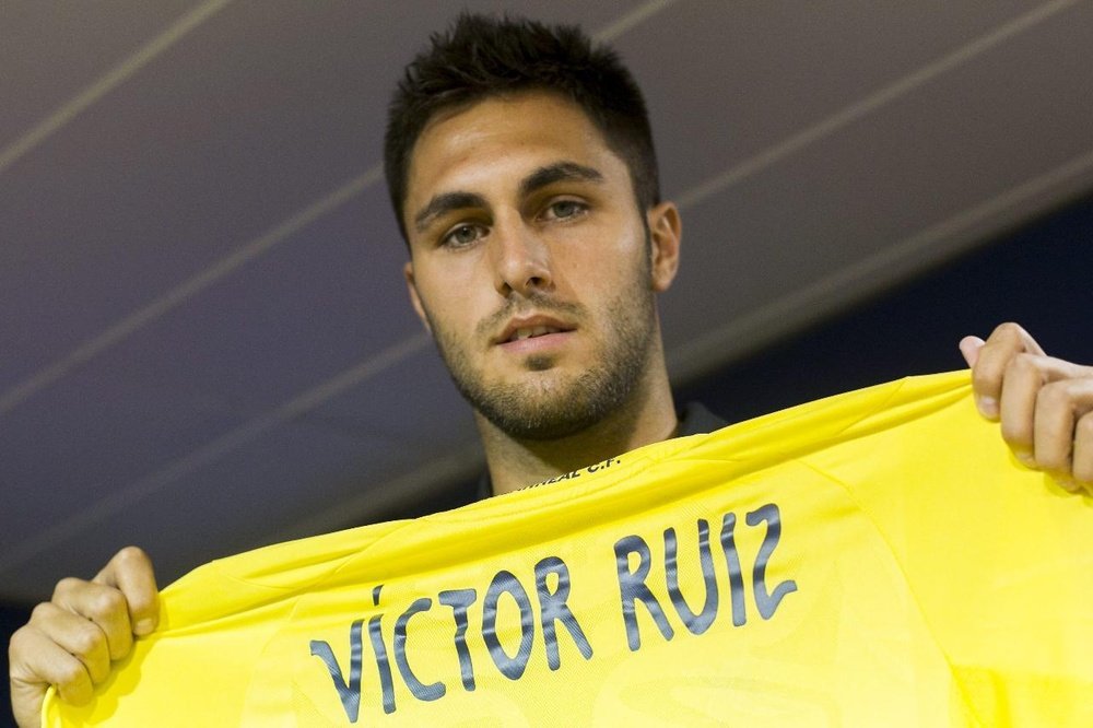 Víctor Ruiz, en su presentación como jugador del Villarreal. Twitter