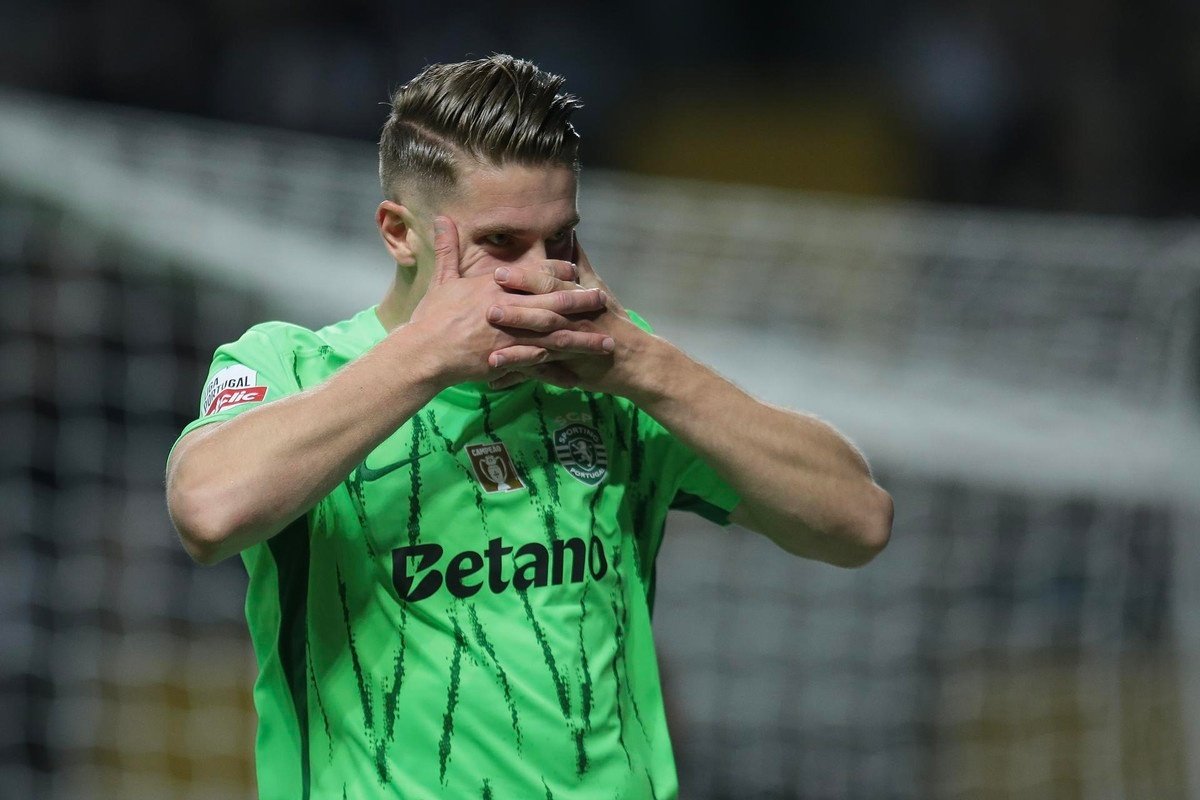 Viktor Gyokeres is set to sign for Arsenal until 2030. EFE