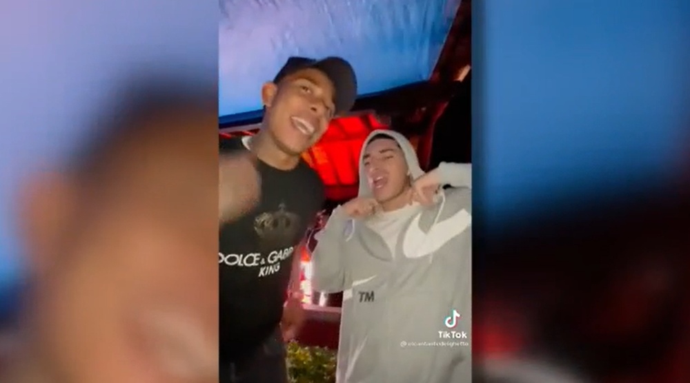 Villa asistió a una fiesta con el cantante Ryan Castro. Captura/elcantantedelghetto
