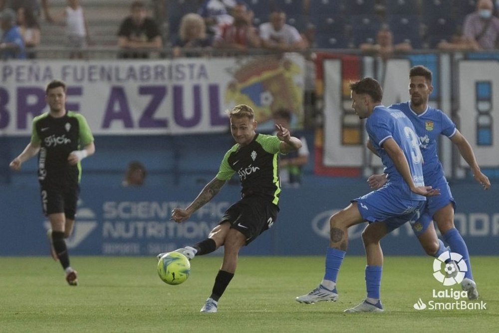 Villalba, durante el Fuenlabrada-Sporting de Segunda División 2021-22. LaLiga