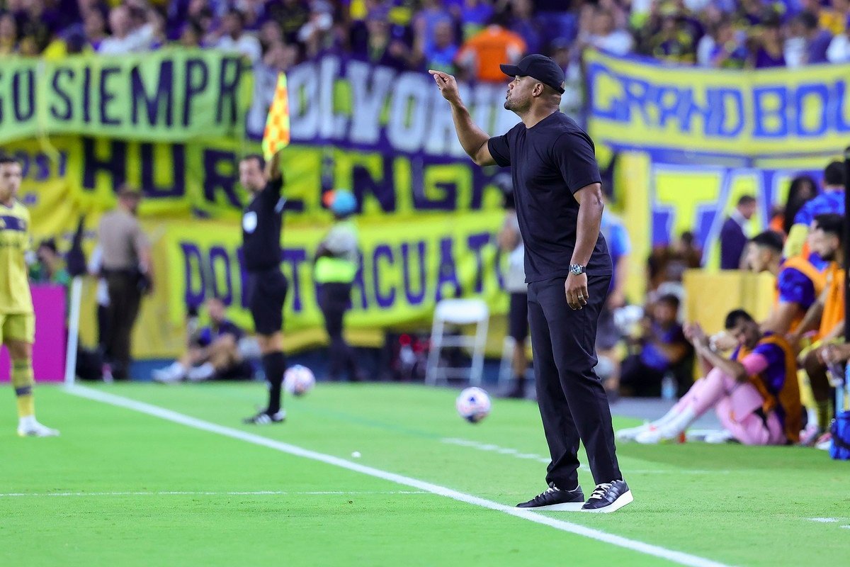 Kompany destacó el ambiente de la grada. EFE/Cristobal Herrera-Ulashkevich