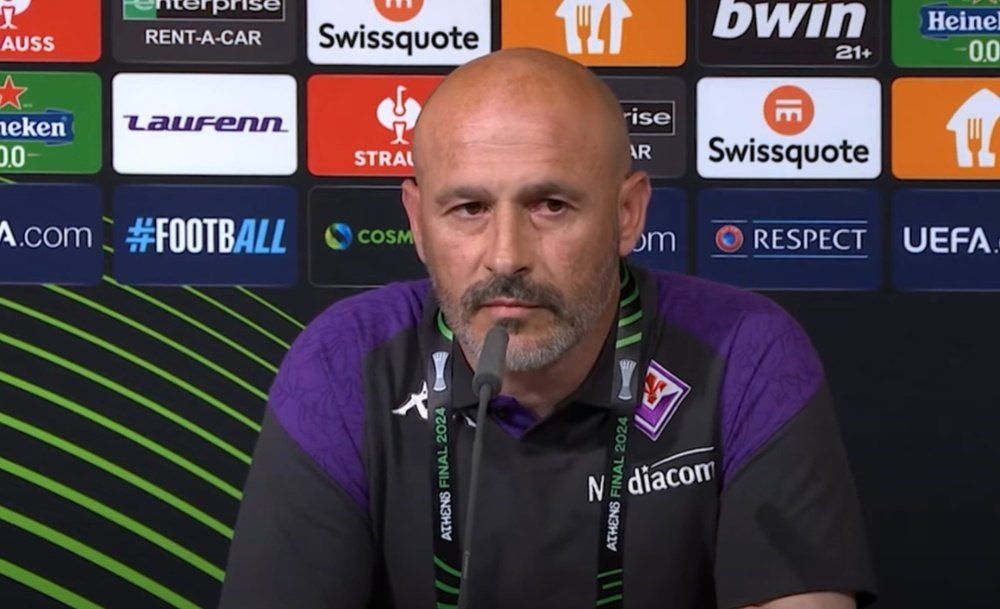 Vincenzo Italiano spoke at a press conference. Screenshot/ACFFiorentina