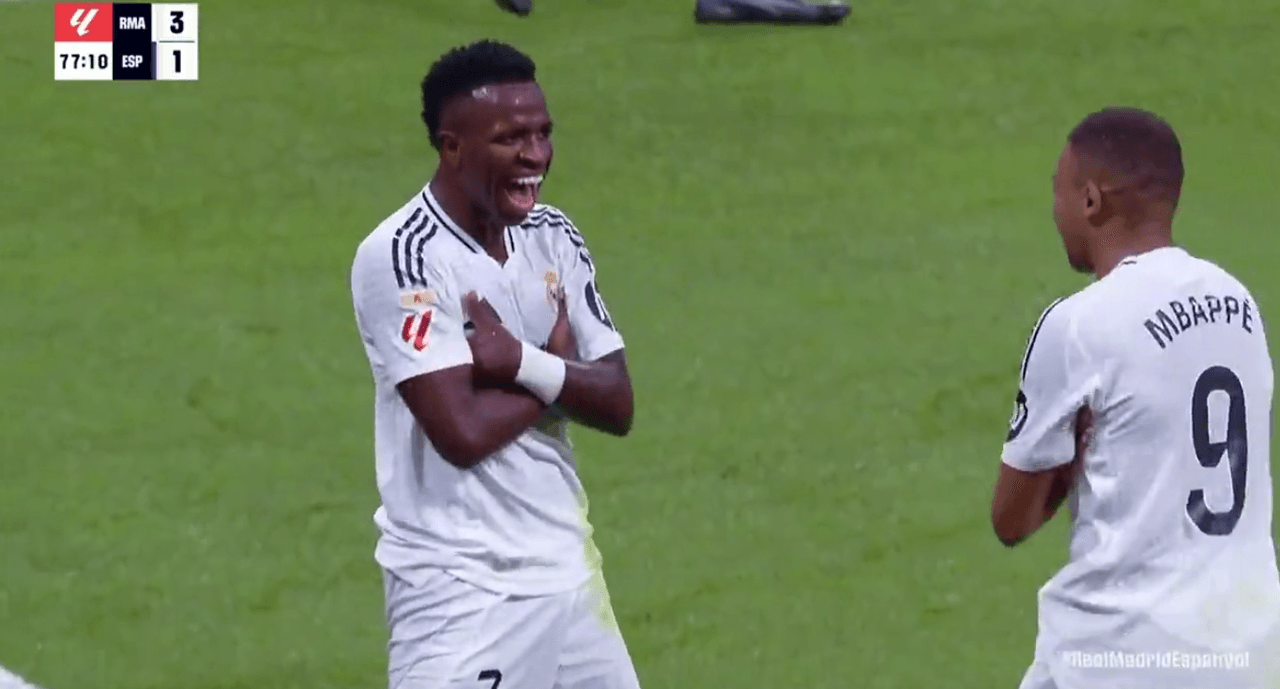 Vinicius entra e rimonta: gol e assist per passare dall'0-1 al 4-1