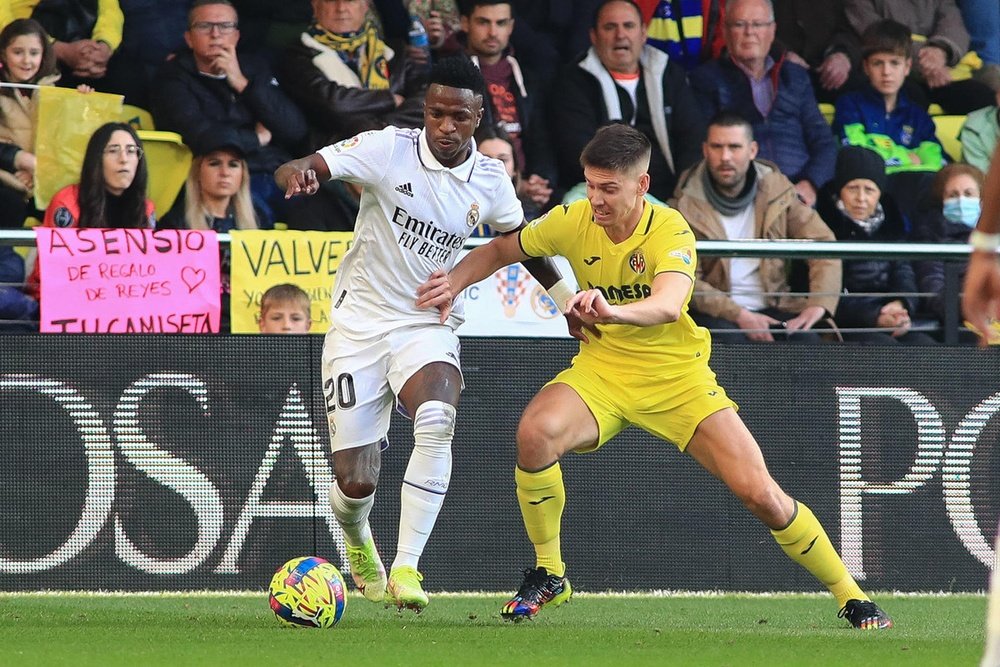 Baca want to strengthen the full-back position. EFE