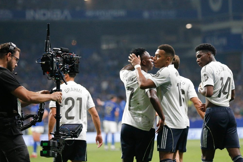 Oviedo fan arrested for alleged racist gestures during Real Madrid match. EFE