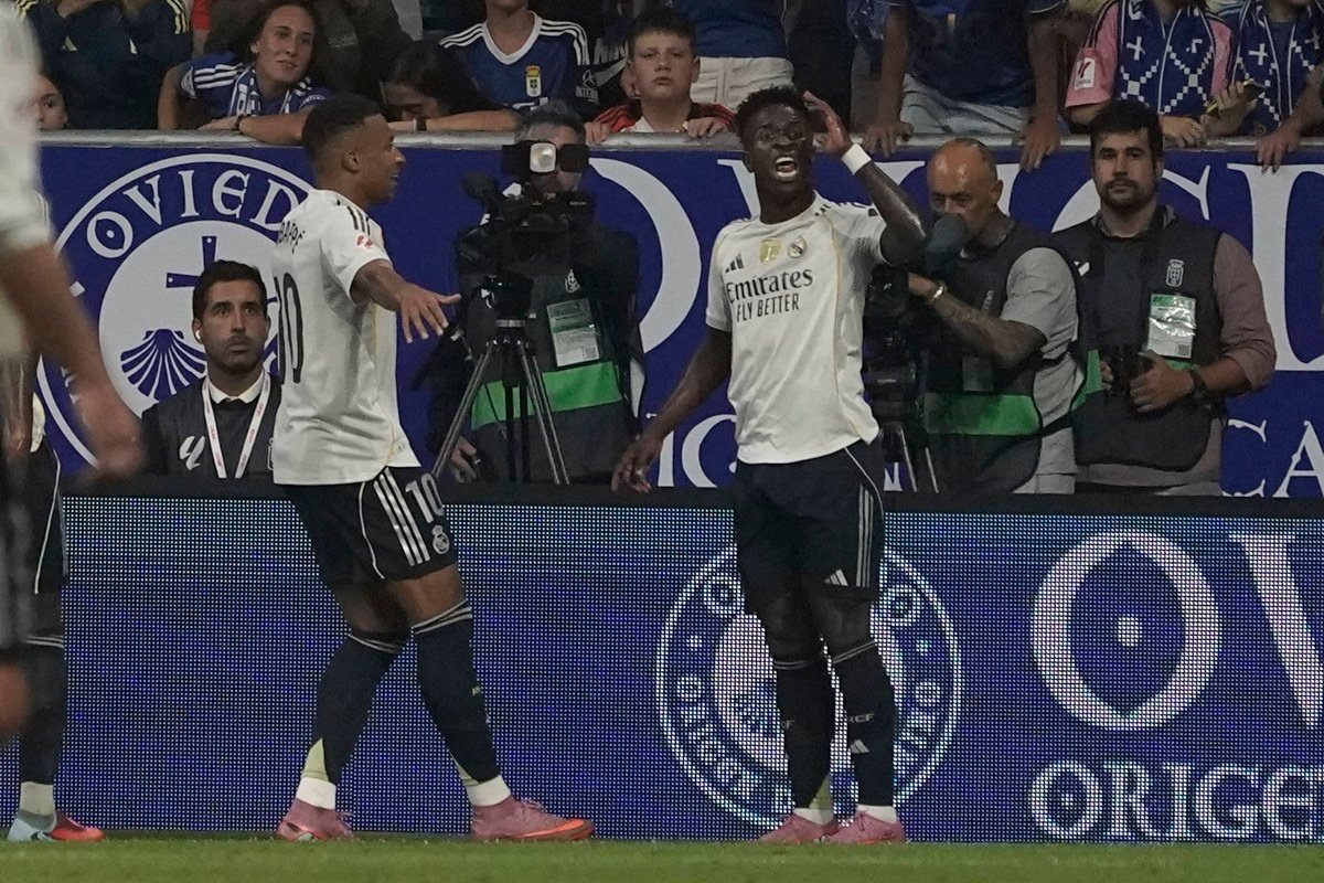 LaLiga amplía su denuncia por cánticos racistas contra Vinicius en el Oviedo-Real Madrid. EFE