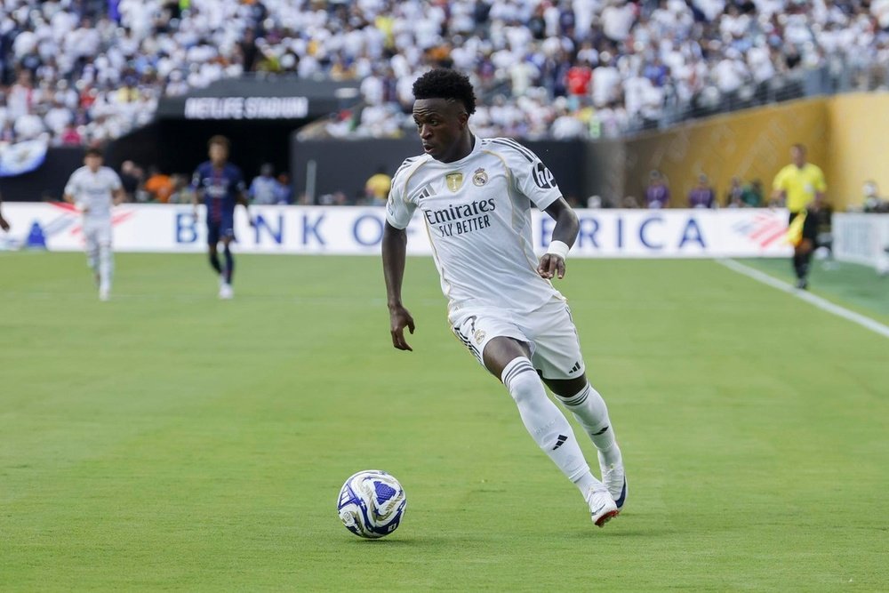 Pedja Mijatovic addressed rumours about Vinicius leaving Real. EFE