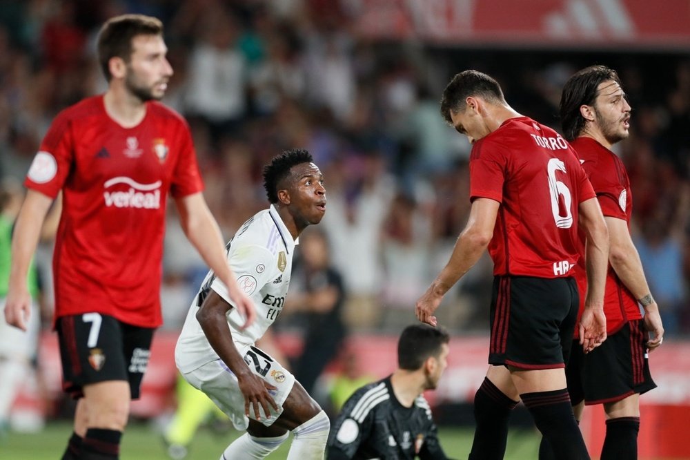 Vinicius celebrando uno de los goles del Madrid. EFE