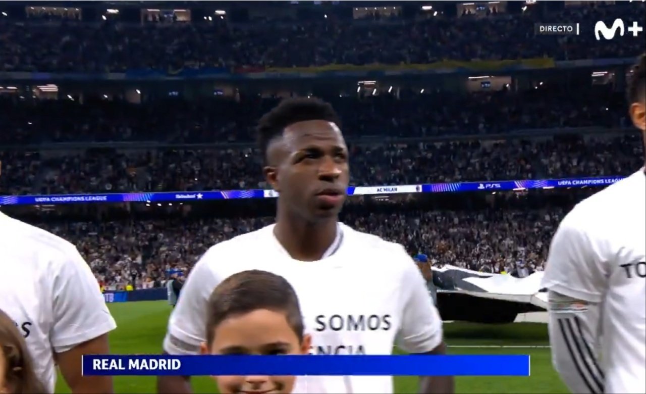 El Bernabéu pitó a la UEFA por el no Balón de Oro de Vinicius