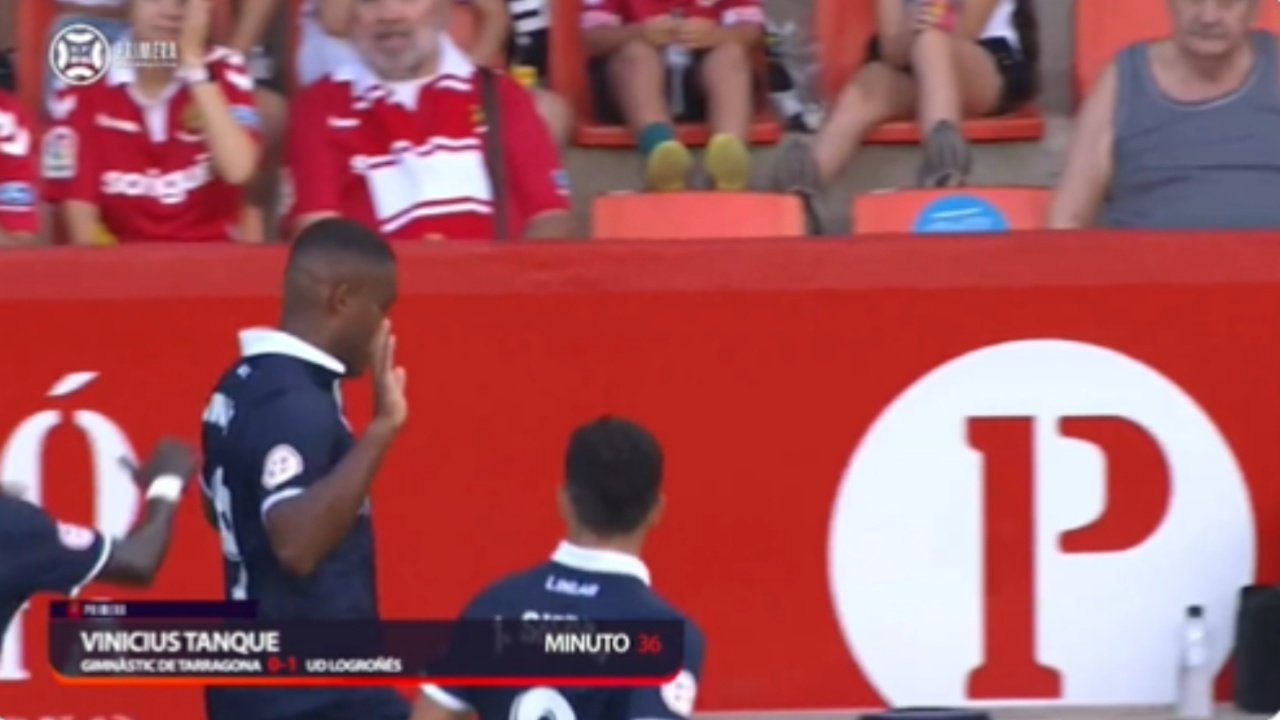 Vinicius Tanque comienza la temporada marcando en Primera RFEF