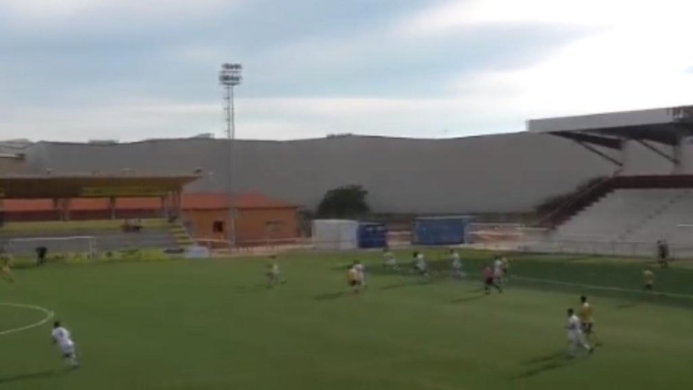 Virgil hizo el gol del año con el Villaralbo en la Regional. Captura/CD_Villaralbo