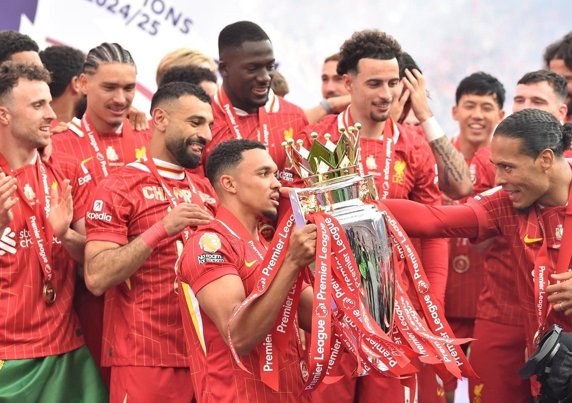 Alexander-Arnold acaba contrato con el Liverpool. EFE