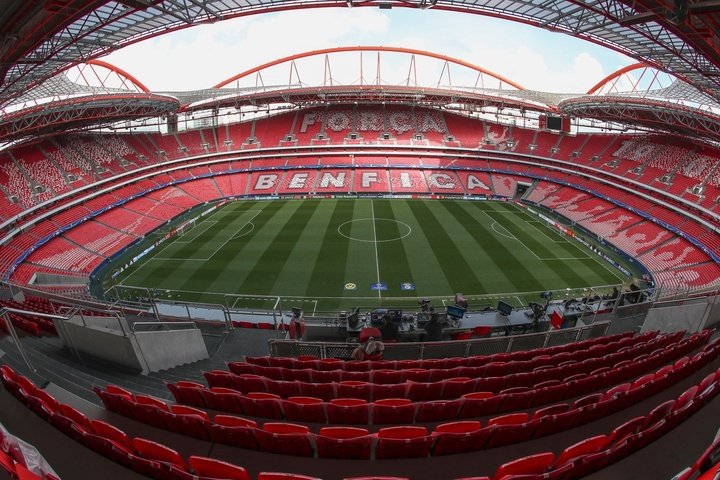 Benfica, de olho em lateral do Atlético-MG