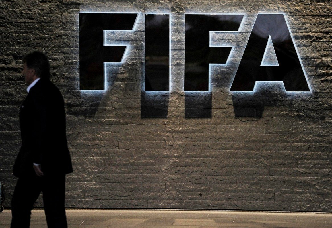 Logo da FIFA, em sua sede em Zurique. EFE