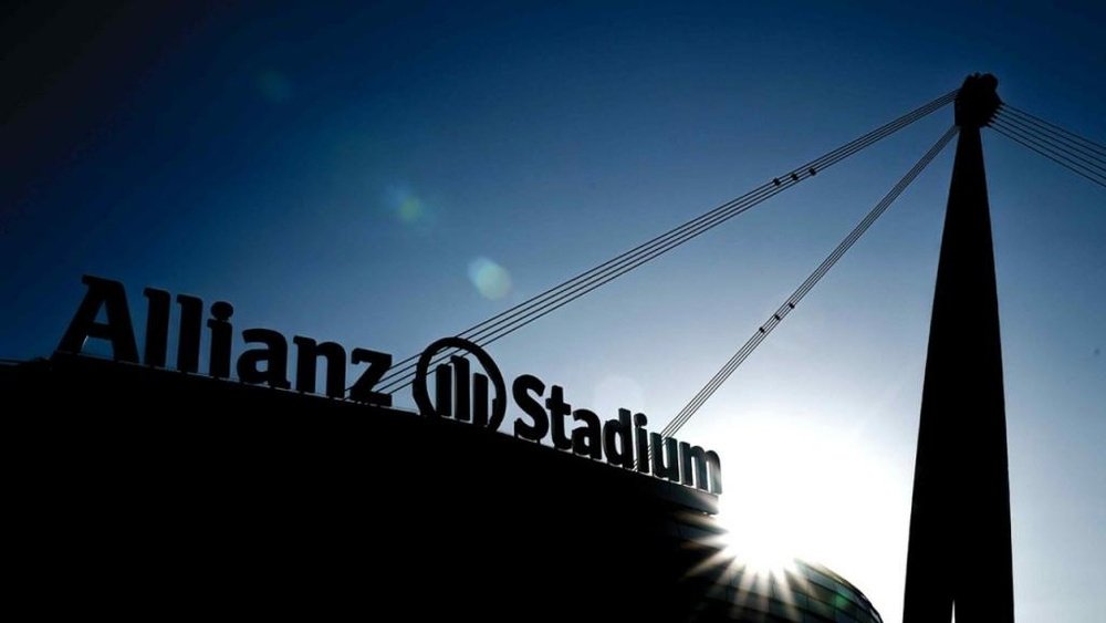 A Juve renova o seu acordo com a Allianz por 100 milhões. Juventusfc