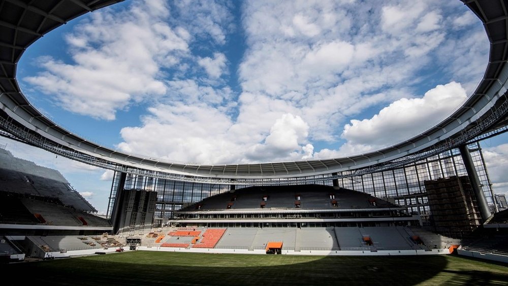 A la izquierda de la imagen se puede observar la grada norte del Estadio de Ekaterimburgo. AFP