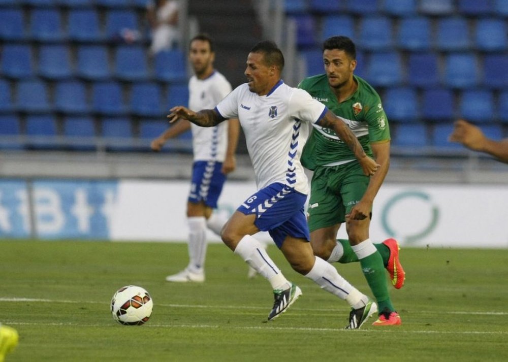 Vitolo, en un partido con el Tenerife. AS