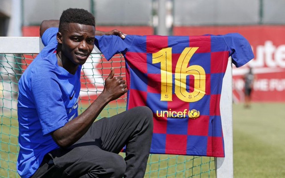Wagué portera le numéro 16 au Barça. FCBarcelona