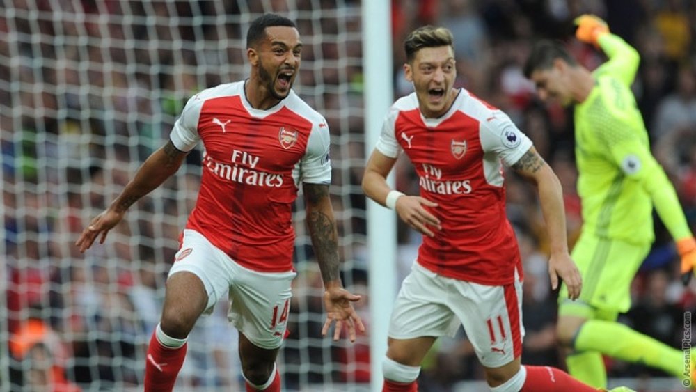 Walcott celebrates putting Arsenal 2-0 up. Arsenal