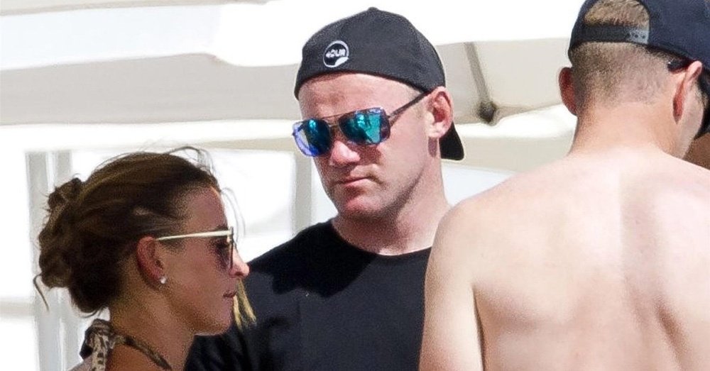 Rooney está pasando sus días libres en Ibiza. Twitter