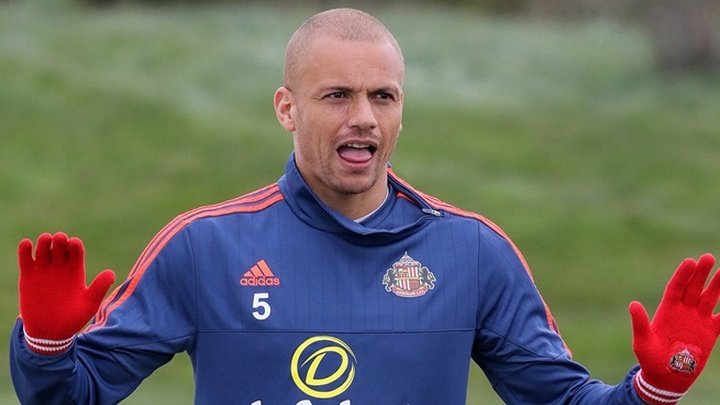 OFICIAL: Wes Brown a caminho da Super Liga da Índia