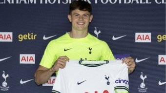 Will Lankshear, nuevo jugador del Tottenham. Captura/SpursOfficial