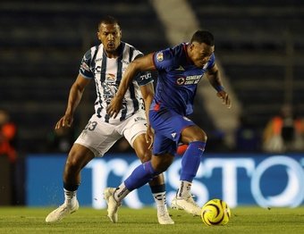 Estreno inmejorable de Salomón Rondón con Pachuca. Marcó el único gol de su equipo que significó el triunfo de los suyos en el partido ante Cruz Azul en la primera fecha del Clausura en México.