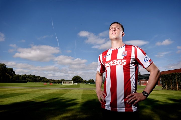 Stoke's Kevin Wimmer joins Hannover on loan