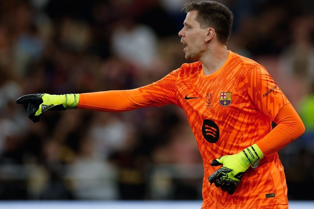 Szczesny contemplates extended stay at Barca. EFE