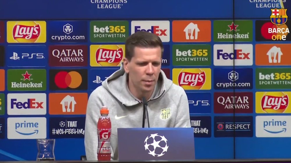 Wojciech Szczesny atajó la pregunta sobre su futuro. Captura/BarçaOne