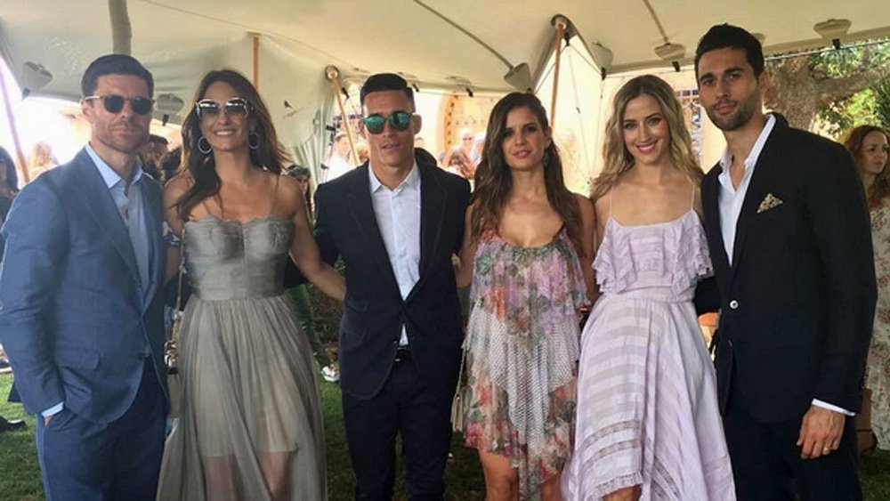 Xabi Alonso, Callejón y Arbeloa acudieron al evento con sus respectivas parejas. Instagram