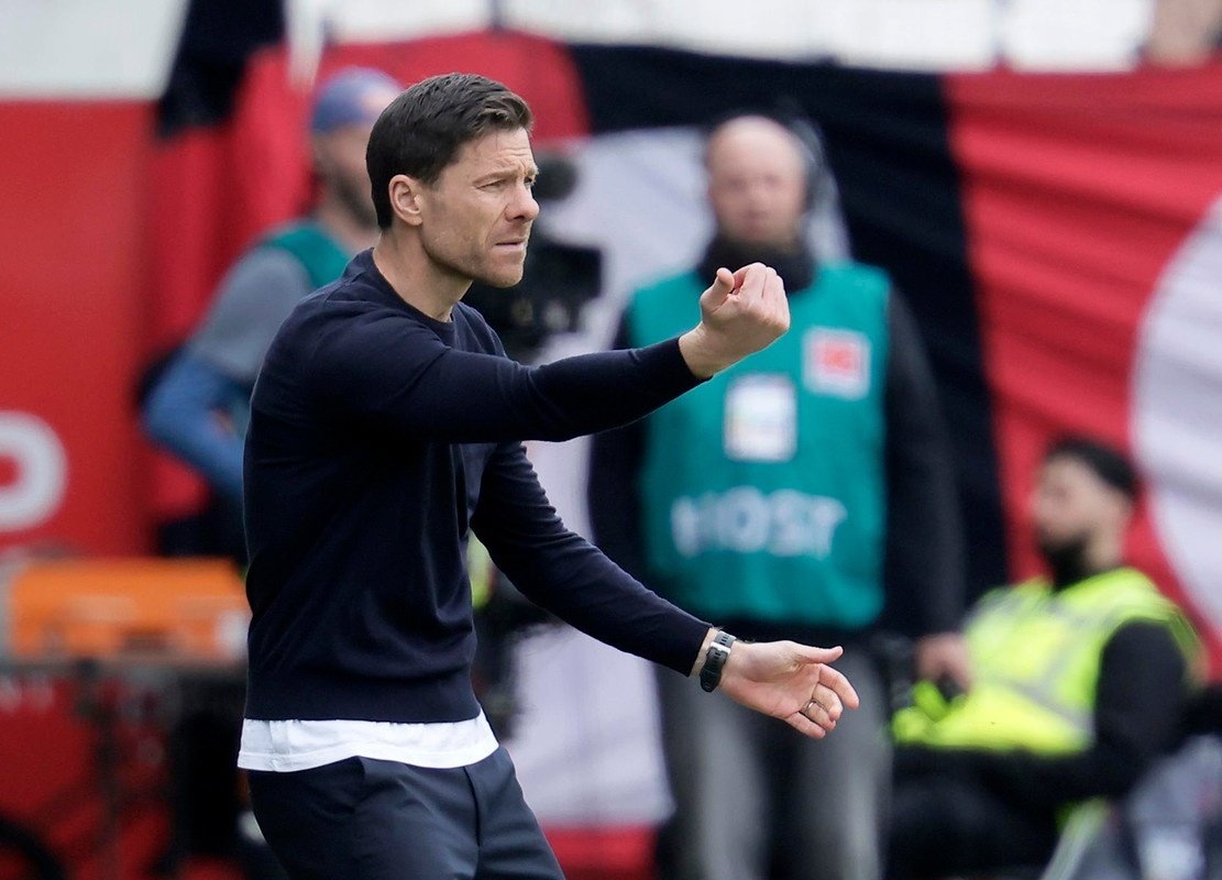 Xabi sigue jugando al despiste: 