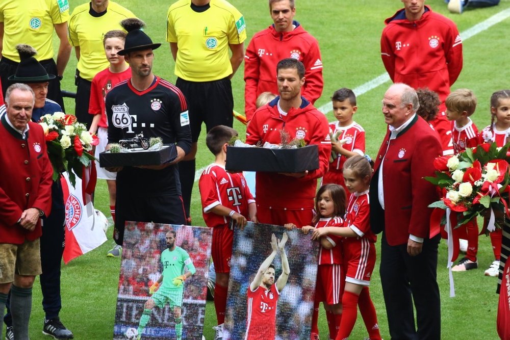 L'Allianz Arena a rendu hommage à Xabi Alonso, Lahm et Starke. Bayern