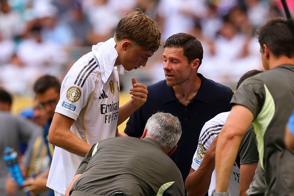 Huijsen elogió a Xabi Alonso. EFE