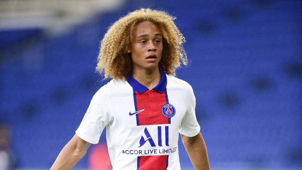 Xavi Simons has been tipped to end his time at PSG. EFE