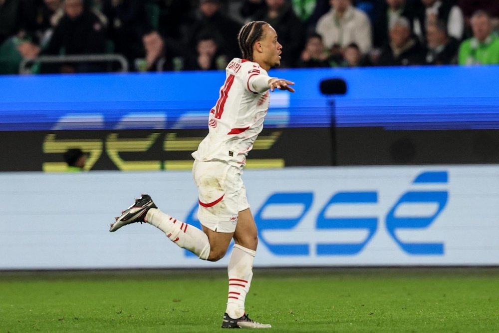 Xavi Simons culminó la victoria del RB Leipzig. EFE