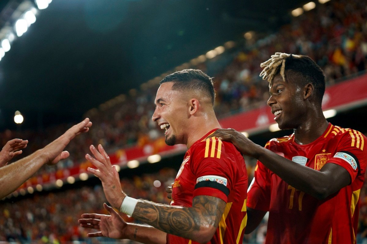 Ayoze, Gila y Yeremy Pino, los descartes de España en Mestalla