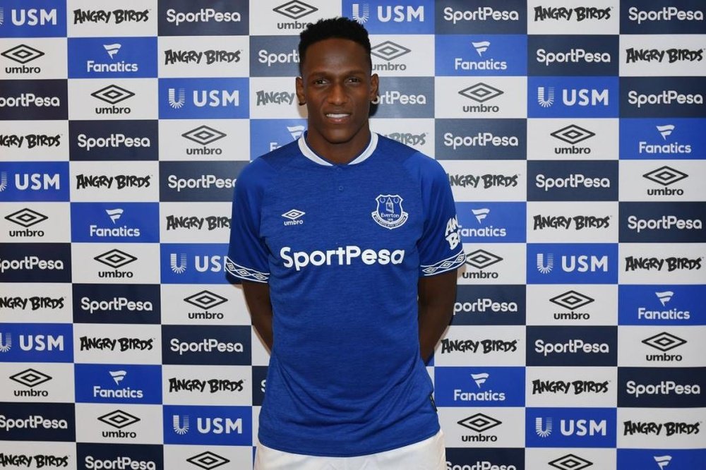 Yerry Mina aún no debutó con el Everton. Twitter/Everton