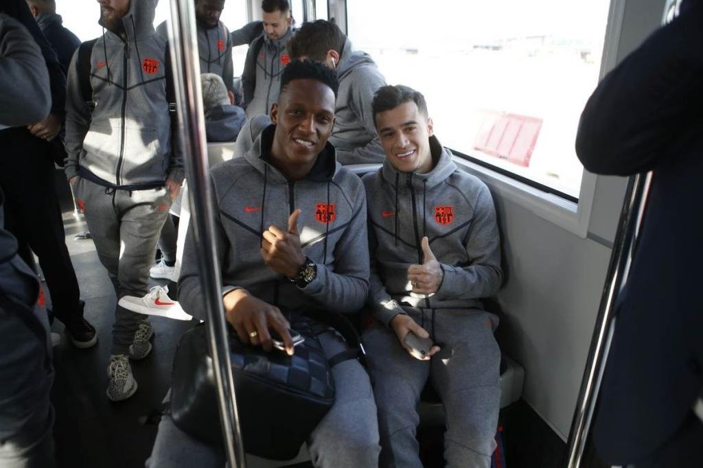 Mina et Coutinho, du voyage vers Valence. FCBarcelone