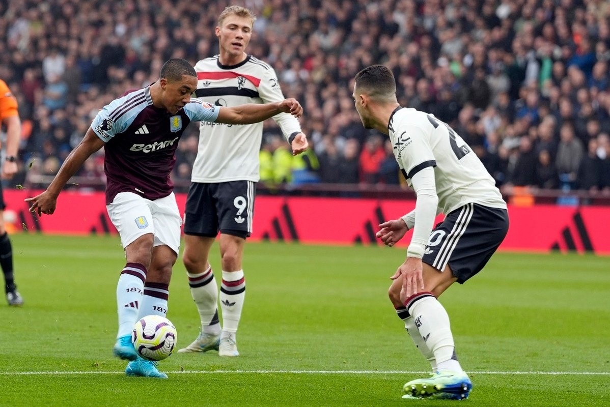 The points were shared at Villa Park on Sunday. EFE