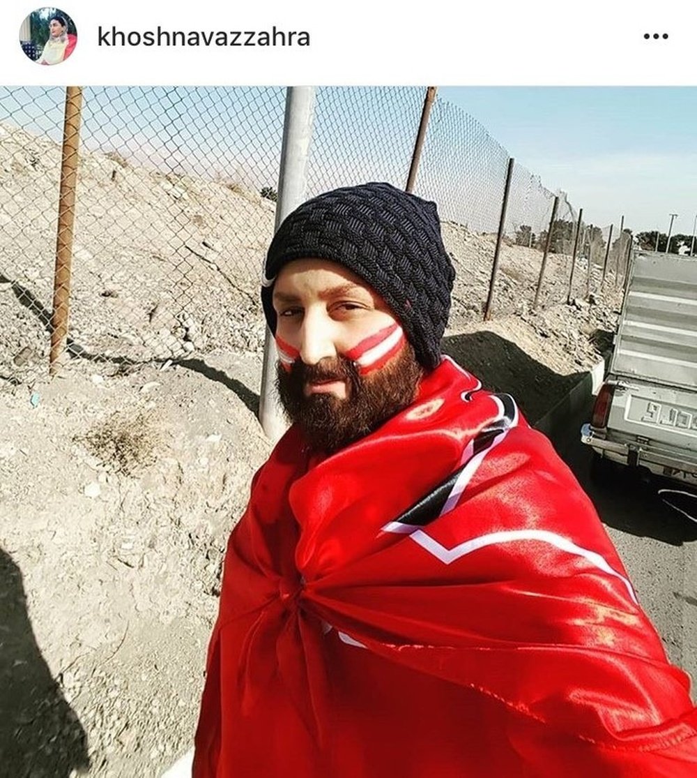 Zahra Khoshnavaz se disfrazó de hombre para ver un partido de fútbol en Irán. Instragram