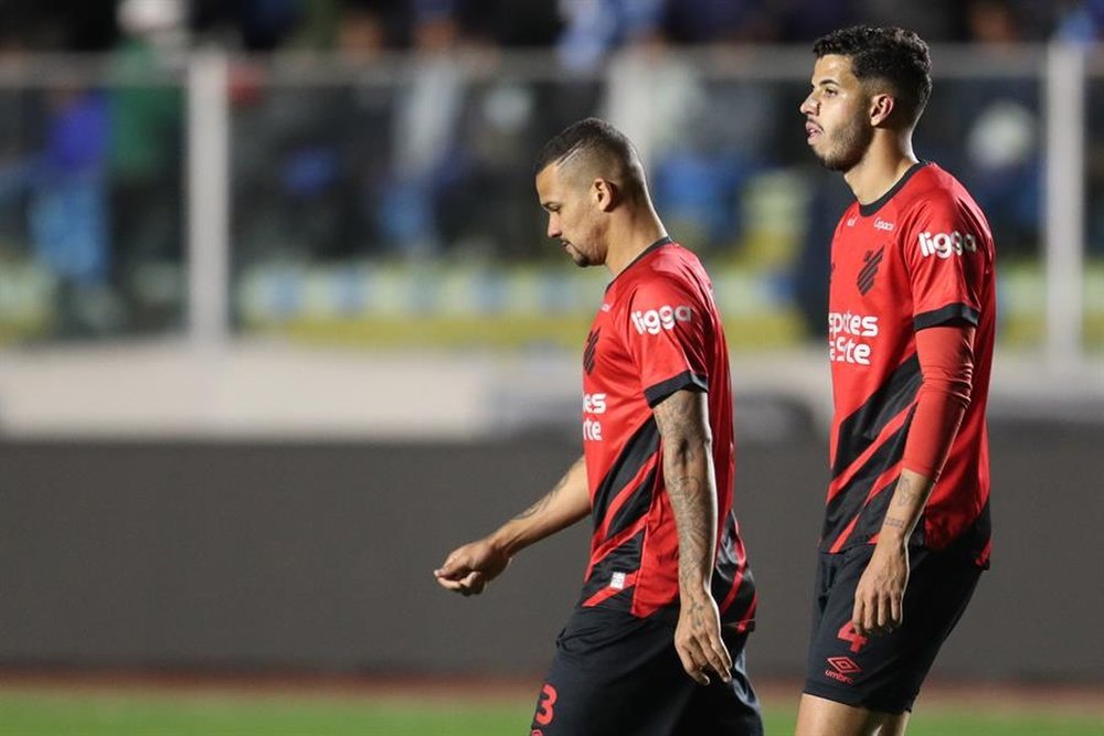 Athletico-PR é goleado pelo Bolívar